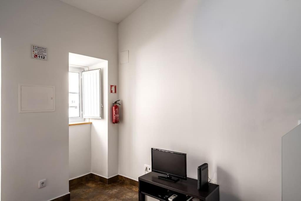 Charming Studio With Ac And Loft On Ground Floor Lisboa 外观 照片